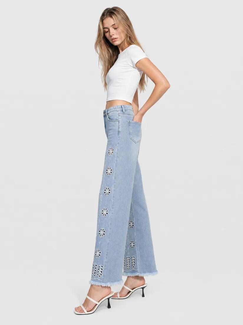Style H3836 view 3